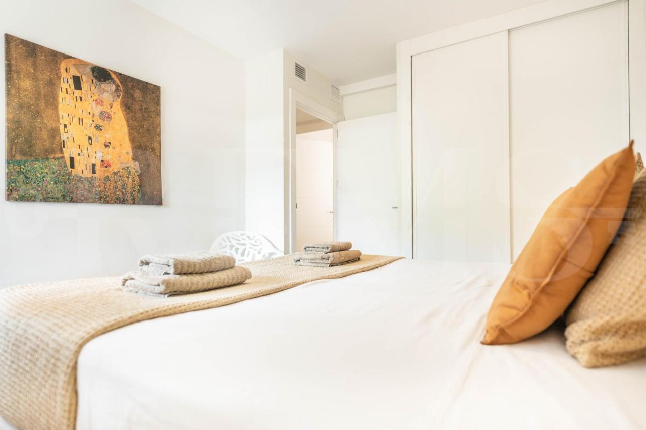 Spacious Apartment Next To Plaza De La Merced By Rems Malaga Exterior photo